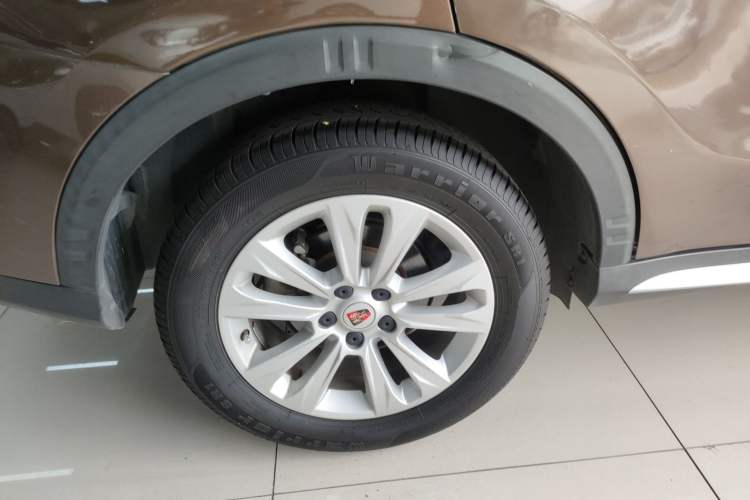 Used Roewe RX5 2016 Revised Version 20T Two-Wheel Drive Manual Transmission Luxury Edition Exterior 5