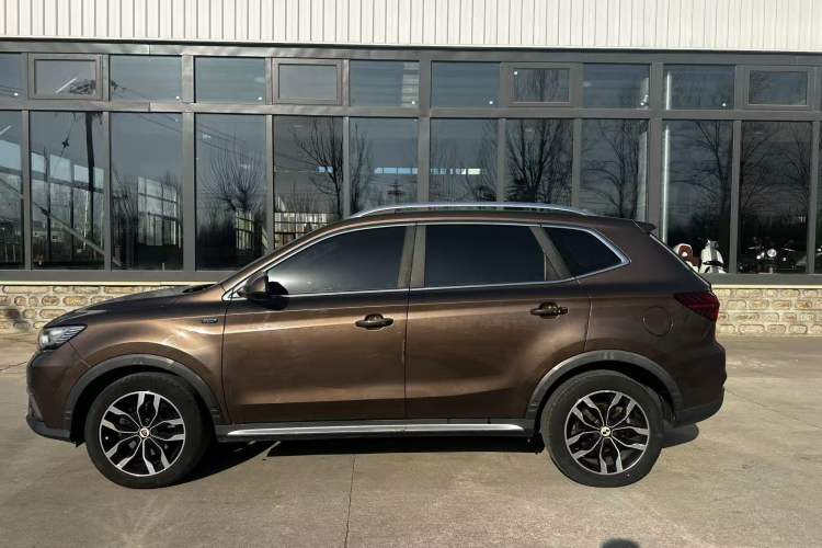 Used Roewe RX5 2016 20T Two-Wheel Drive Automatic Internet Smart Edition Exterior 9