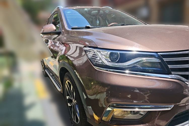 Used Roewe RX5 2016 20T Two-Wheel Drive Automatic Internet Smart Edition Front Right 45 Deg