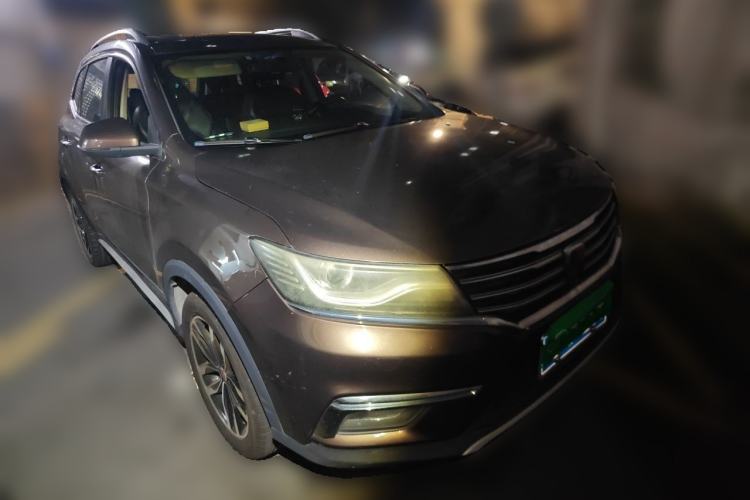 Used Roewe RX5 2016 20T Two-Wheel Drive Automatic Internet Smart Edition Front Right 45 Deg