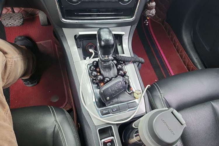 Used Roewe RX5 2016 20T Two-Wheel Drive Automatic Flagship Edition Gear Lever