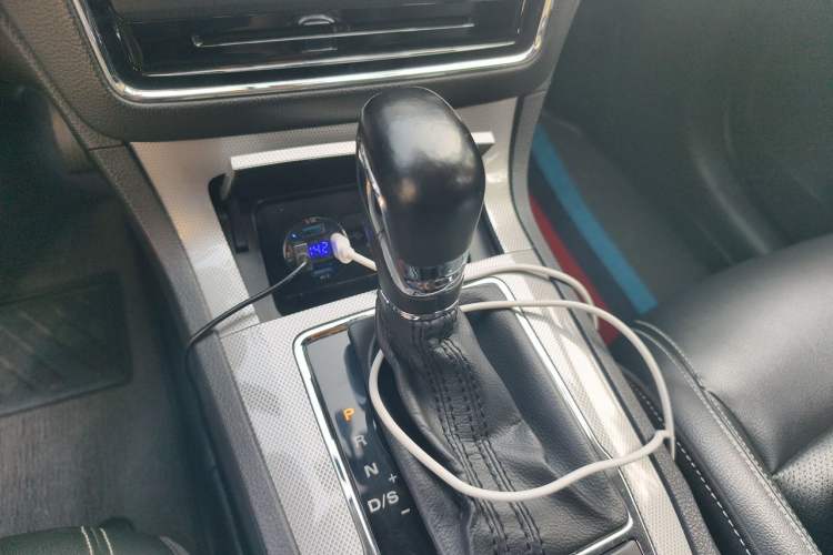 Used Roewe RX5 2016 20T Two-Wheel Drive Automatic Flagship Edition Gear Lever