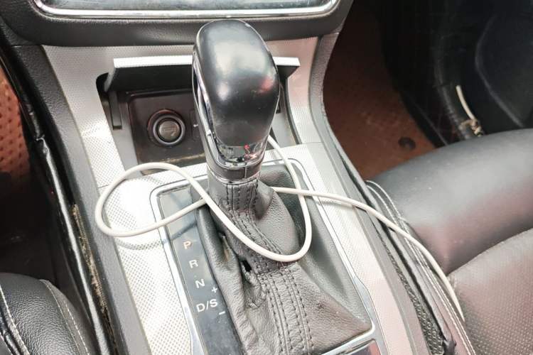 Used Roewe RX5 2016 20T Two-Wheel Drive Automatic Internet Smart Edition Gear Lever