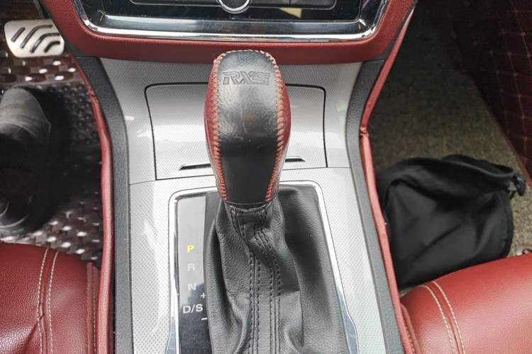 Used Roewe RX5 2016 30T Four-Wheel Drive Automatic Internet Smart Luxury Edition Gear Lever