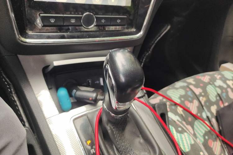 Used Roewe RX5 2016 30T Two-Wheel Drive Automatic Internet Smart Edition Gear Lever