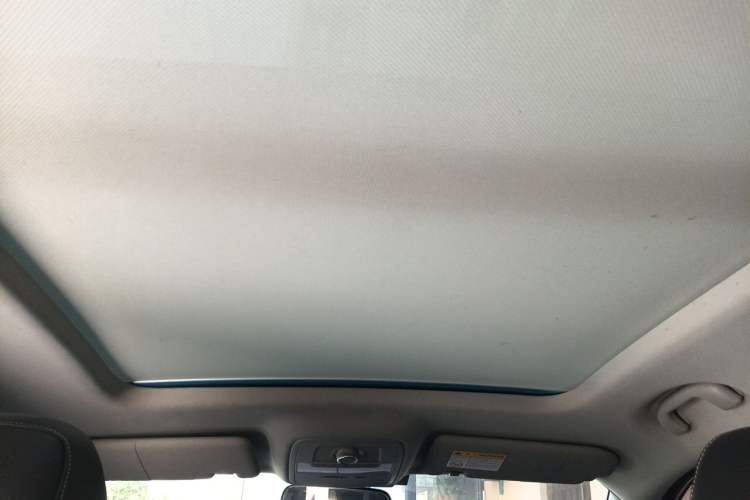 Used Roewe RX5 2016 20T Two-Wheel Drive Automatic Flagship Edition Headliner
