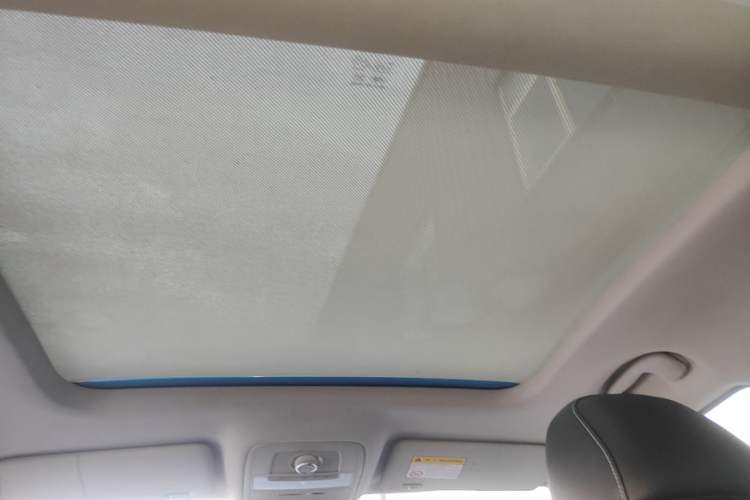 Used Roewe RX5 2016 20T Two-Wheel Drive Automatic Flagship Edition Headliner