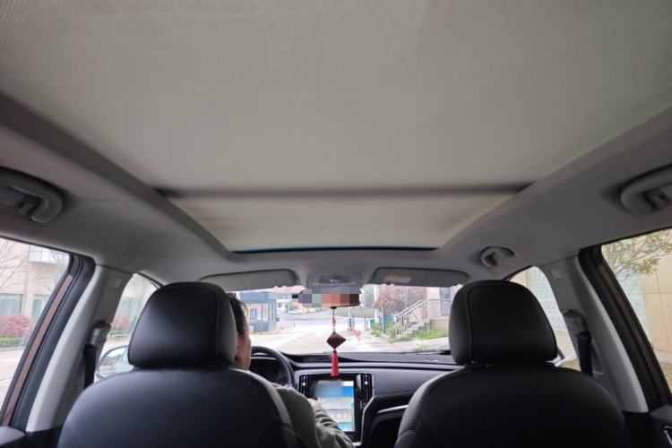 Used Roewe RX5 2016 20T Two-Wheel Drive Automatic Internet Smart Edition Headliner