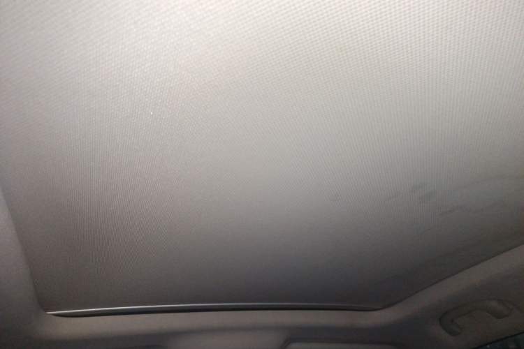 Used Roewe RX5 2016 20T Two-Wheel Drive Automatic Internet Smart Edition Headliner