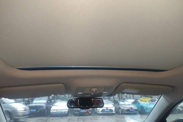 Used Roewe RX5 2016 30T Two-Wheel Drive Automatic Internet Smart Edition Headliner