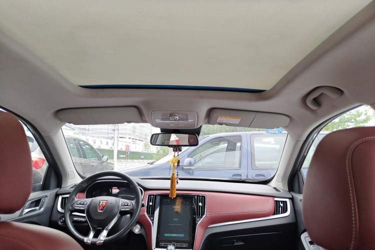 Used Roewe RX5 2016 30T Four-Wheel Drive Automatic Internet Smart Luxury Edition Headliner