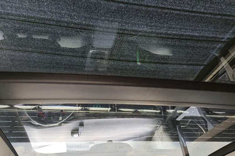 Used Roewe RX5 2016 20T Two-Wheel Drive Automatic Internet Smart Edition Headliner