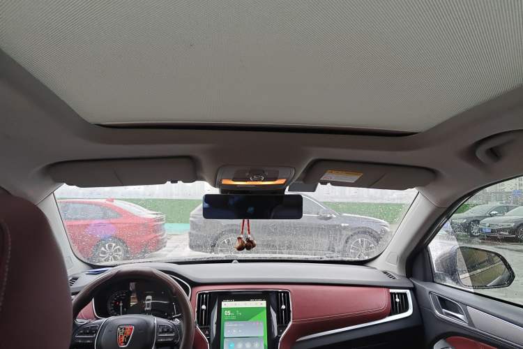 Used Roewe RX5 2016 30T Four-Wheel Drive Automatic Internet Smart Luxury Edition Headliner