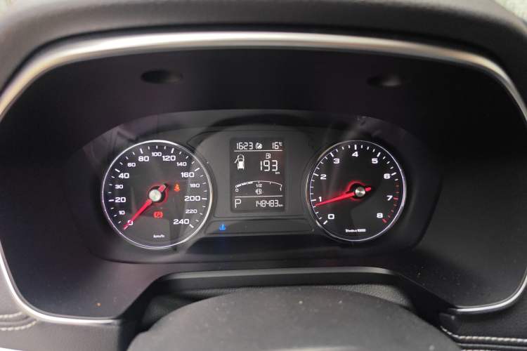 Used Roewe RX5 2016 20T Two-Wheel Drive Automatic Internet Smart Edition Instrument Cluster
