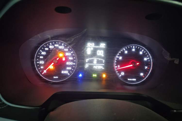 Used Roewe RX5 2016 20T Two-Wheel Drive Automatic Internet Smart Edition Instrument Cluster