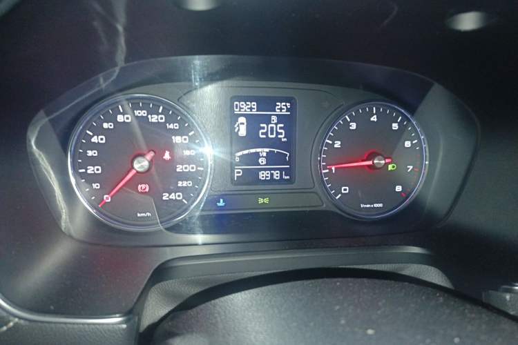 Used Roewe RX5 2016 20T Two-Wheel Drive Automatic Internet Smart Edition Instrument Cluster