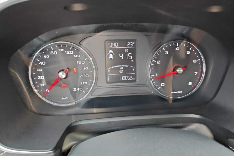 Used Roewe RX5 2016 20T Two-Wheel Drive Automatic Internet Smart Edition Instrument Cluster