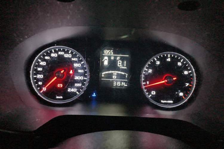 Used Roewe RX5 2016 Revised Version 20T Two-Wheel Drive Manual Transmission Luxury Edition Instrument Cluster