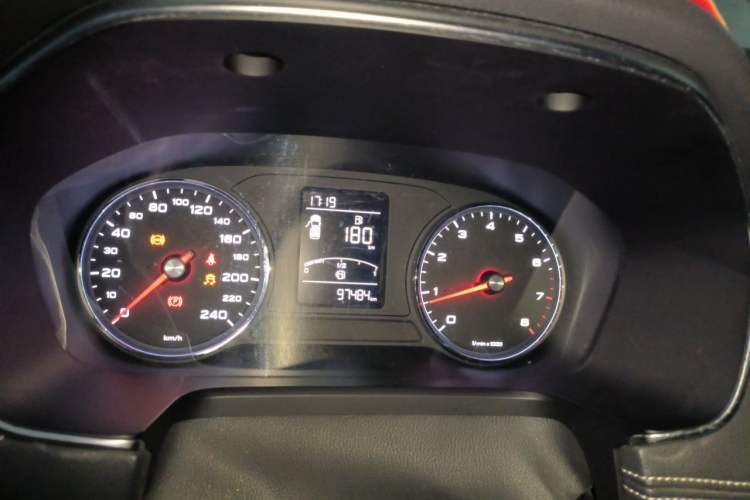 Used Roewe RX5 2016 20T Two-Wheel Drive Manual Flagship Edition Instrument Cluster