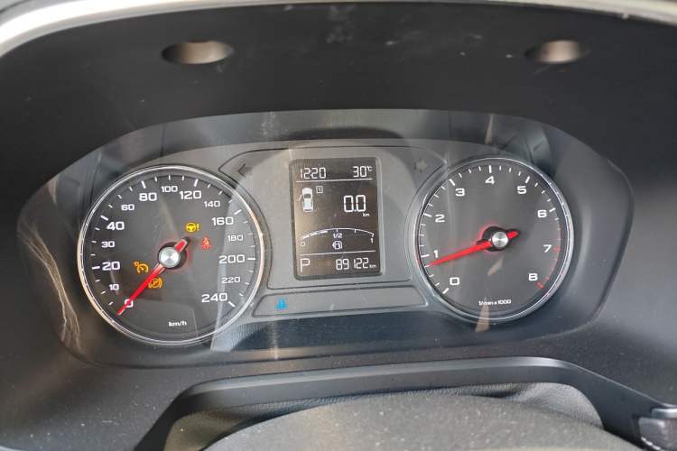 Used Roewe RX5 2016 20T Two-Wheel Drive Automatic Internet Smart Edition Instrument Cluster