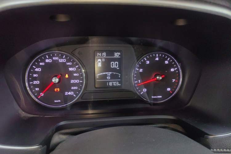 Used Roewe RX5 2016 20T Two-Wheel Drive Manual Transmission Internet Smart Edition Instrument Cluster