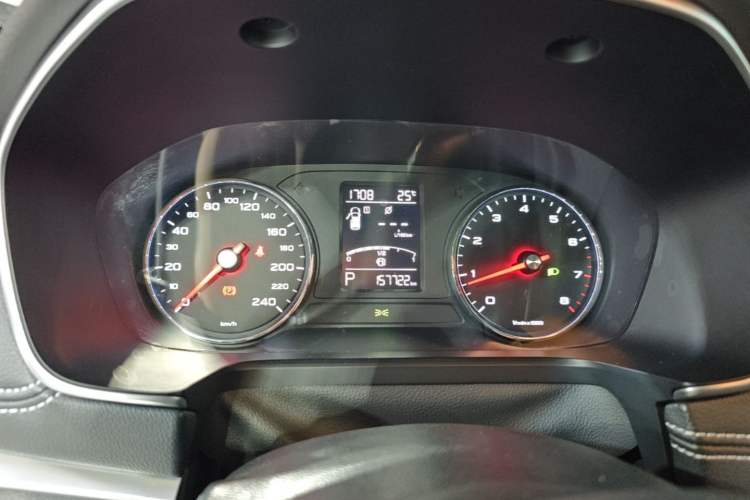 Used Roewe RX5 2016 20T Two-Wheel Drive Automatic Internet Smart Edition Instrument Cluster