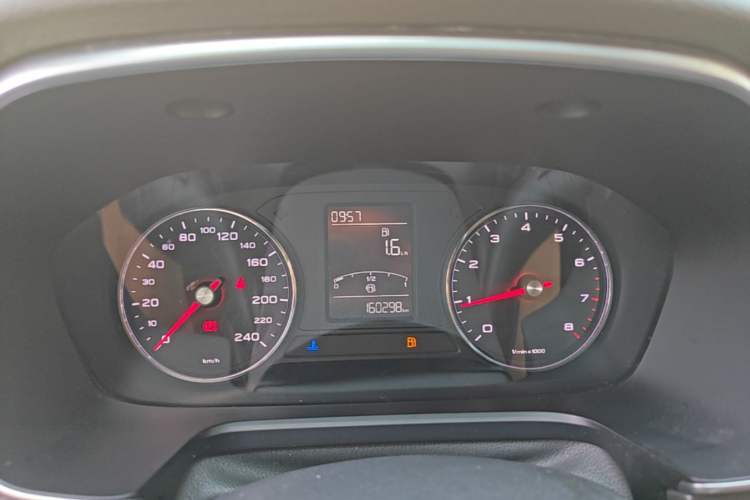 Used Roewe RX5 2016 Revised Version 20T Two-Wheel Drive Manual Transmission Luxury Edition Instrument Cluster