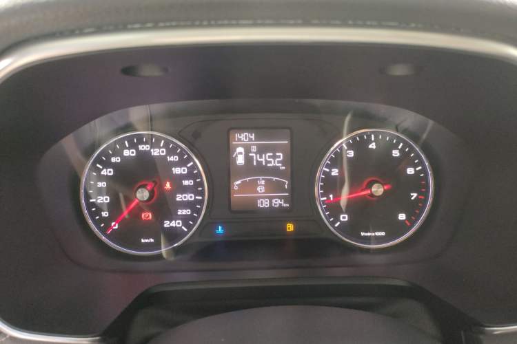 Used Roewe RX5 2016 Revised Version 20T Two-Wheel Drive Manual Transmission Luxury Edition Instrument Cluster