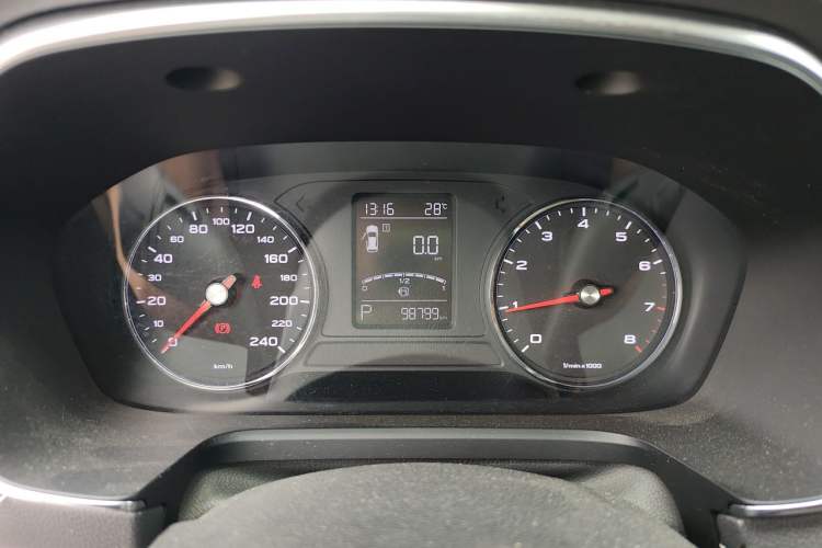 Used Roewe RX5 2016 20T Two-Wheel Drive Automatic Internet Smart Edition Instrument Cluster