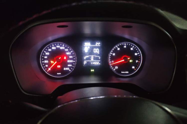Used Roewe RX5 2016 20T Two-Wheel Drive Automatic Internet Smart Edition Instrument Cluster