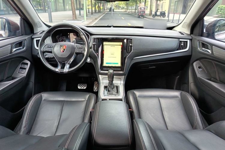 Used Roewe RX5 2016 30T Two-Wheel Drive Automatic Internet Smart Edition Interior 3