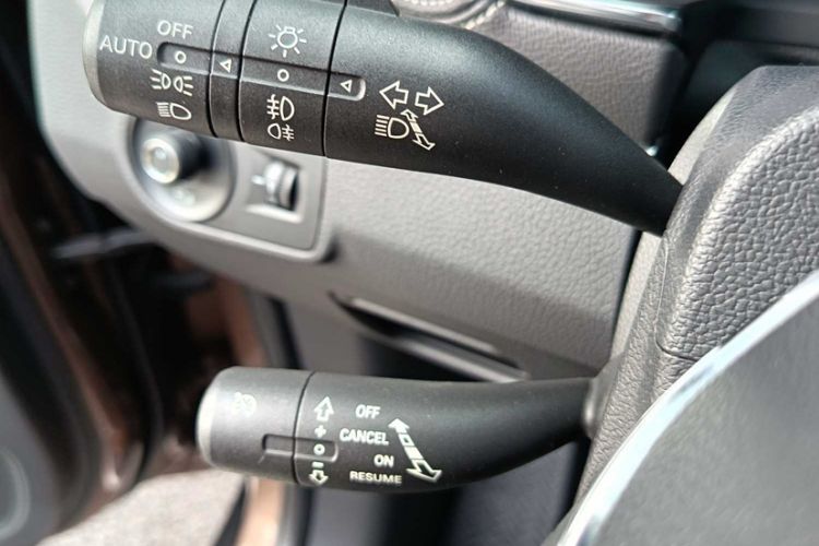 Used Roewe RX5 2016 30T Two-Wheel Drive Automatic Internet Smart Edition Interior 6