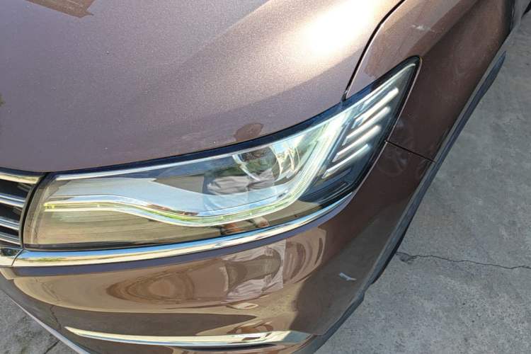 Used Roewe RX5 2016 Revised Version 20T Two-Wheel Drive Manual Transmission Luxury Edition Left Front Headlight