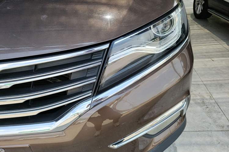 Used Roewe RX5 2016 20T Two-Wheel Drive Automatic Internet Smart Edition Left Front Headlight