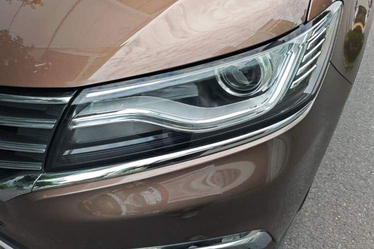 Used Roewe RX5 2016 30T Two-Wheel Drive Automatic Internet Smart Edition Left Front Headlight