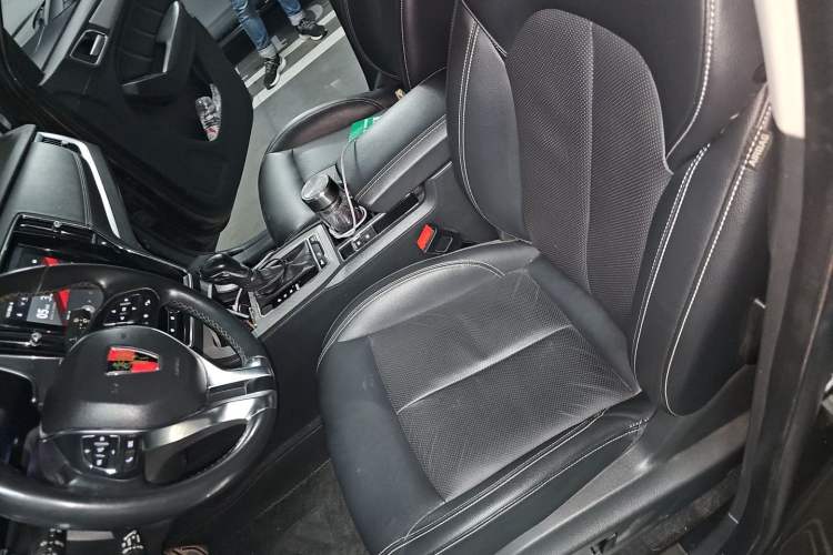 Used Roewe RX5 2016 30T Two-Wheel Drive Automatic Internet Smart Edition Left Front Seat