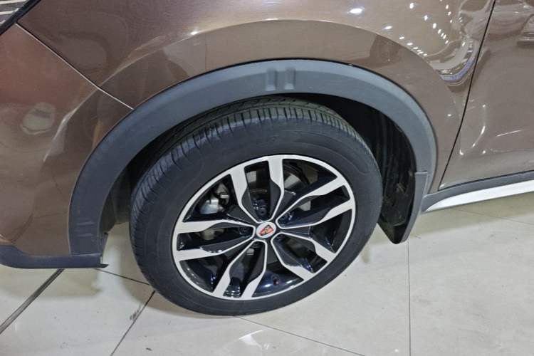 Used Roewe RX5 2016 20T Two-Wheel Drive Automatic Internet Smart Edition Left Front Wheel Hub