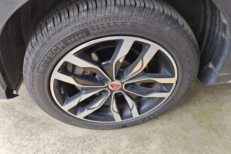 Used Roewe RX5 2016 30T Four-Wheel Drive Automatic Internet Smart Luxury Edition Left Front Wheel Hub