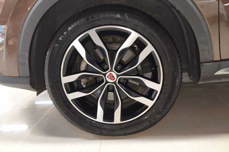 Used Roewe RX5 2016 20T Two-Wheel Drive Automatic Internet Smart Edition Left Front Wheel Hub