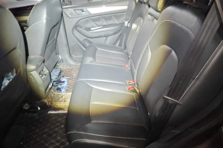 Used Roewe RX5 2016 20T Two-Wheel Drive Automatic Internet Smart Edition Left Rear Seat