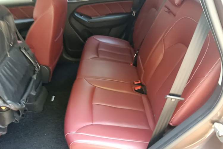 Used Roewe RX5 2016 30T Four-Wheel Drive Automatic Internet Smart Luxury Edition Left Rear Seat