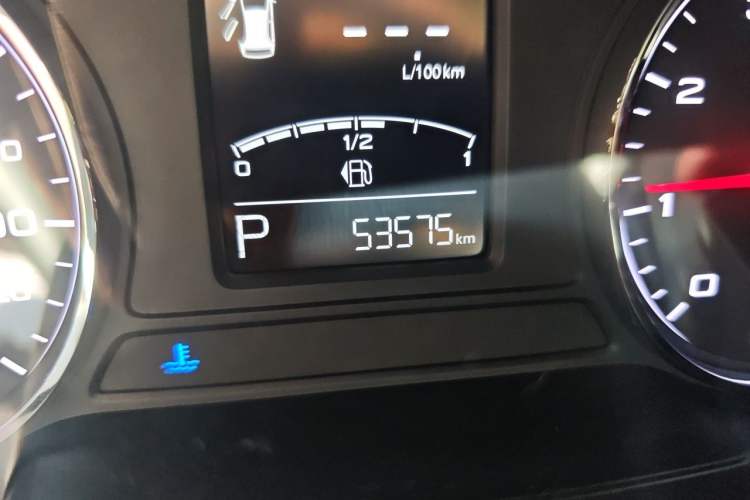 Used Roewe RX5 2016 20T Two-Wheel Drive Automatic Internet Smart Edition Odometer Close Up