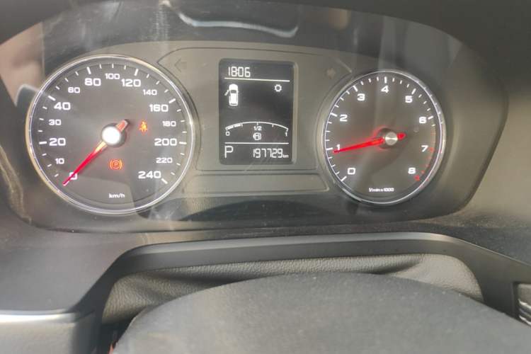 Used Roewe RX5 2016 20T Two-Wheel Drive Automatic Flagship Edition Odometer Close Up