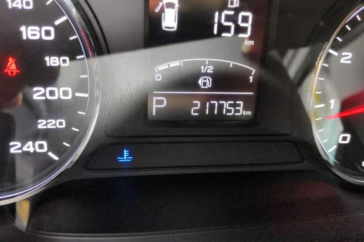 Used Roewe RX5 2016 20T Two-Wheel Drive Automatic Internet Smart Edition Odometer Close Up