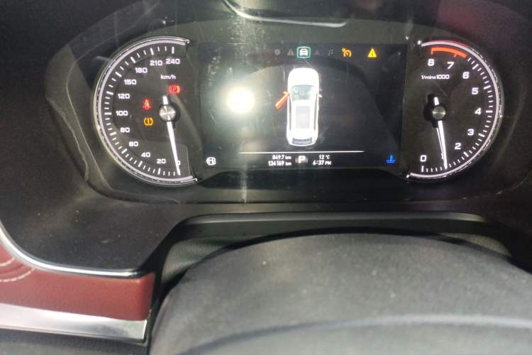 Used Roewe RX5 2016 30T Four-Wheel Drive Automatic Internet Smart Luxury Edition Odometer Close Up