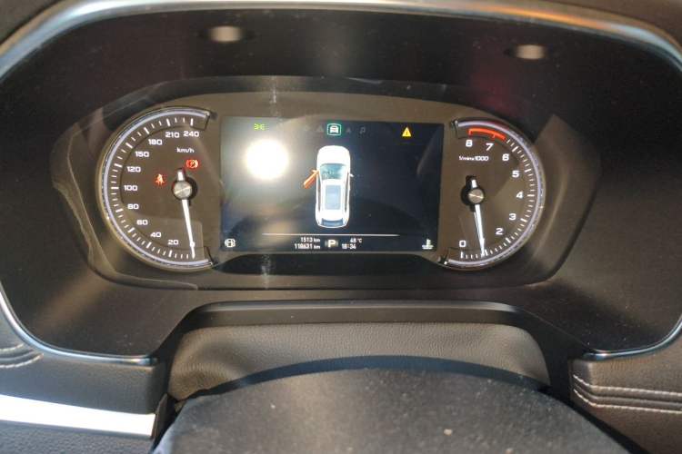Used Roewe RX5 2016 30T Two-Wheel Drive Automatic Internet Smart Edition Odometer Close Up