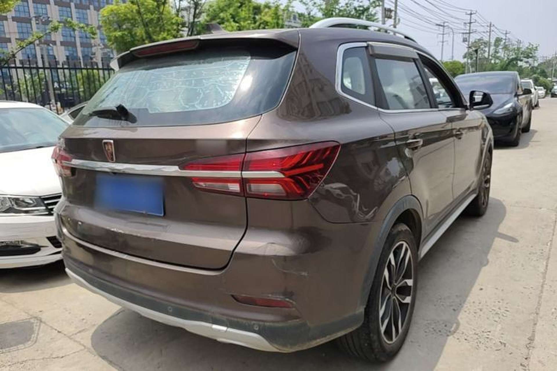 Used Roewe RX5 2016 20T Two-Wheel Drive Manual Transmission Internet Smart Edition Rear Right 45 Deg