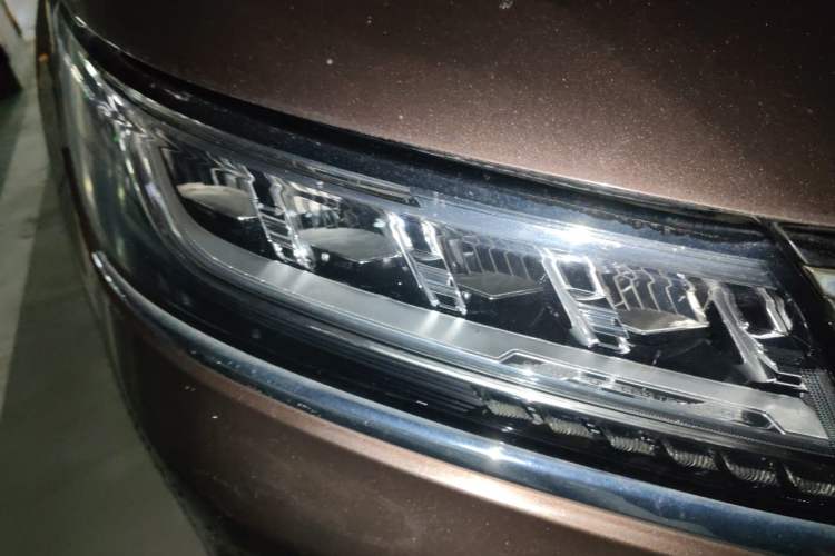 Used Roewe RX5 2016 30T Four-Wheel Drive Automatic Internet Smart Luxury Edition Right Front Headlight