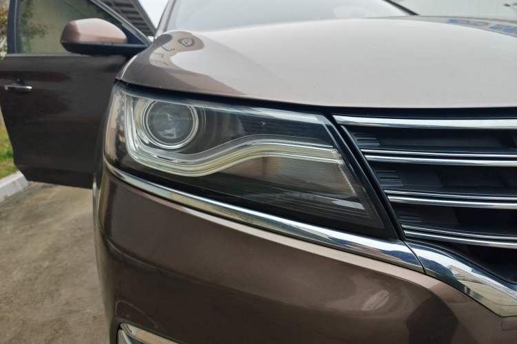 Used Roewe RX5 2016 20T Two-Wheel Drive Automatic Internet Smart Edition Right Front Headlight