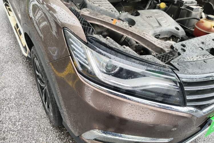 Used Roewe RX5 2016 20T Two-Wheel Drive Automatic Internet Smart Edition Right Front Headlight